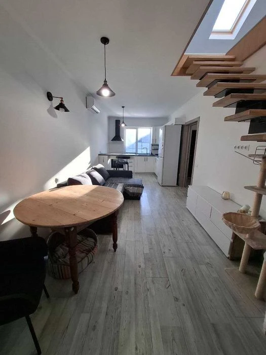 Продам будинок D  з ремонтом, меблями та  техникою | 6 соток