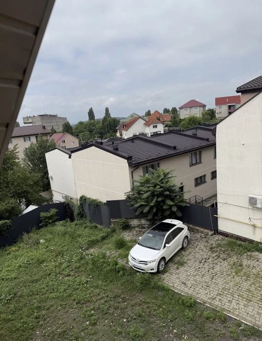 Продаж 2к квартири з ремонтом/ Вулиця Золотиста/БАМ/УжНУ