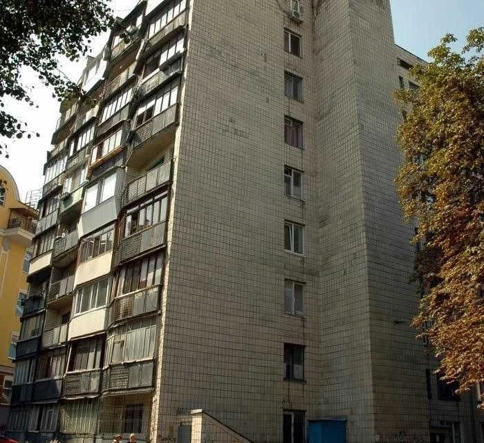 Рибальська 3. СВІТЛО НЕ ВИМИКАЮТЬ. Печерськ. Метро поруч.
