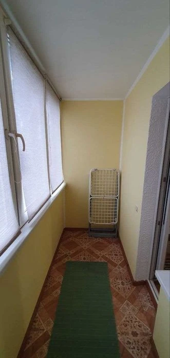 * Затишна 1-кімнатна квартира по вул. Василя Іваниса, 5А