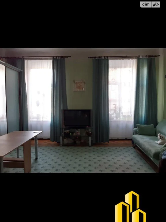 Продаж Квартира Площа Ринок