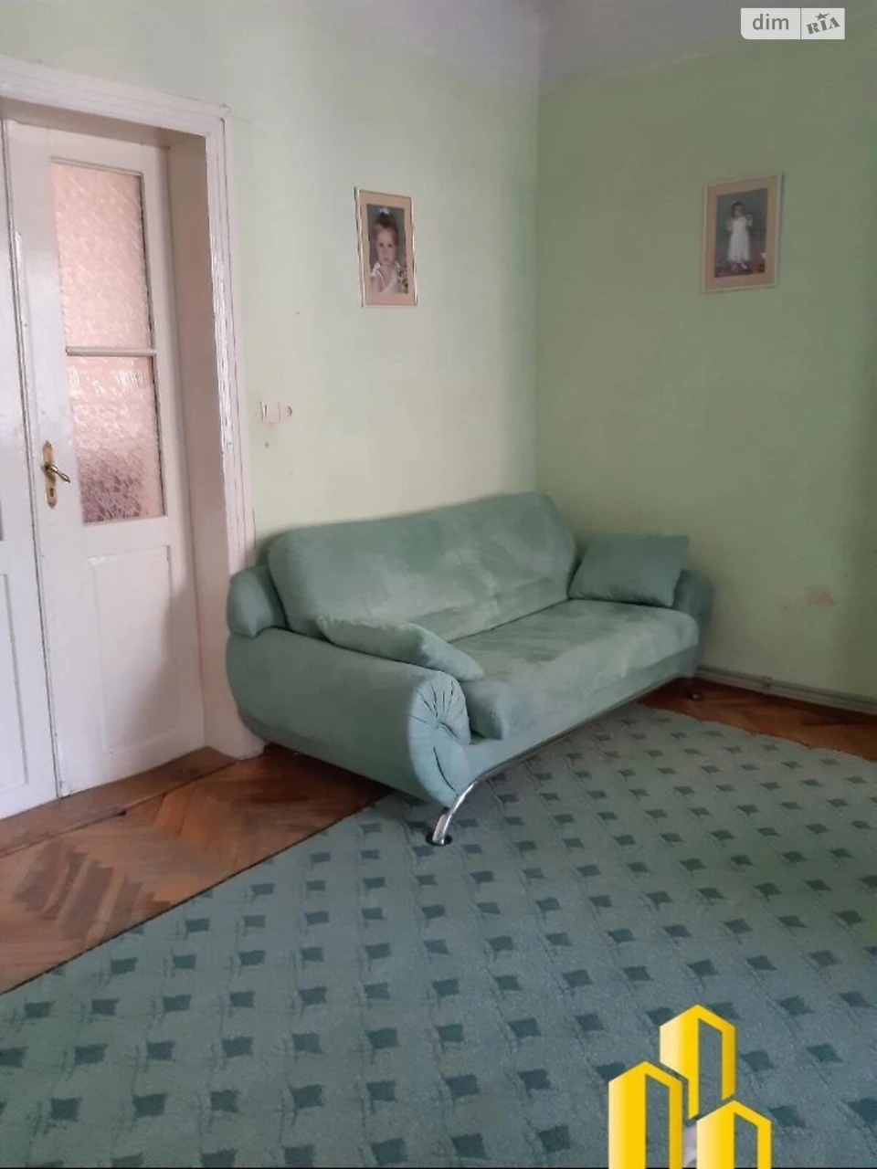 Продаж Квартира Площа Ринок