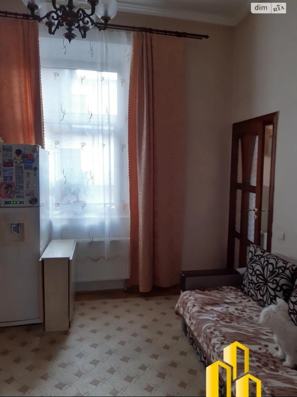 Продаж Квартира Площа Ринок
