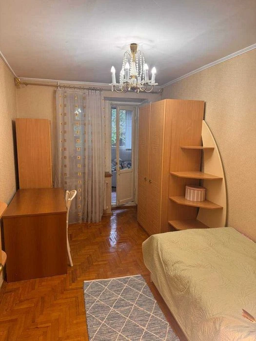 Продам  4 коинатную квартиру на  на Солнечном,пер. Белостоцк