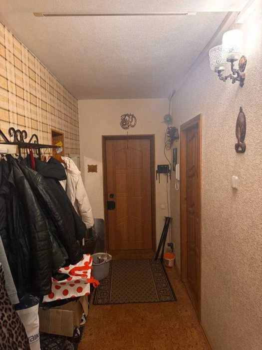 Продам  4 коинатную квартиру на  на Солнечном,пер. Белостоцк