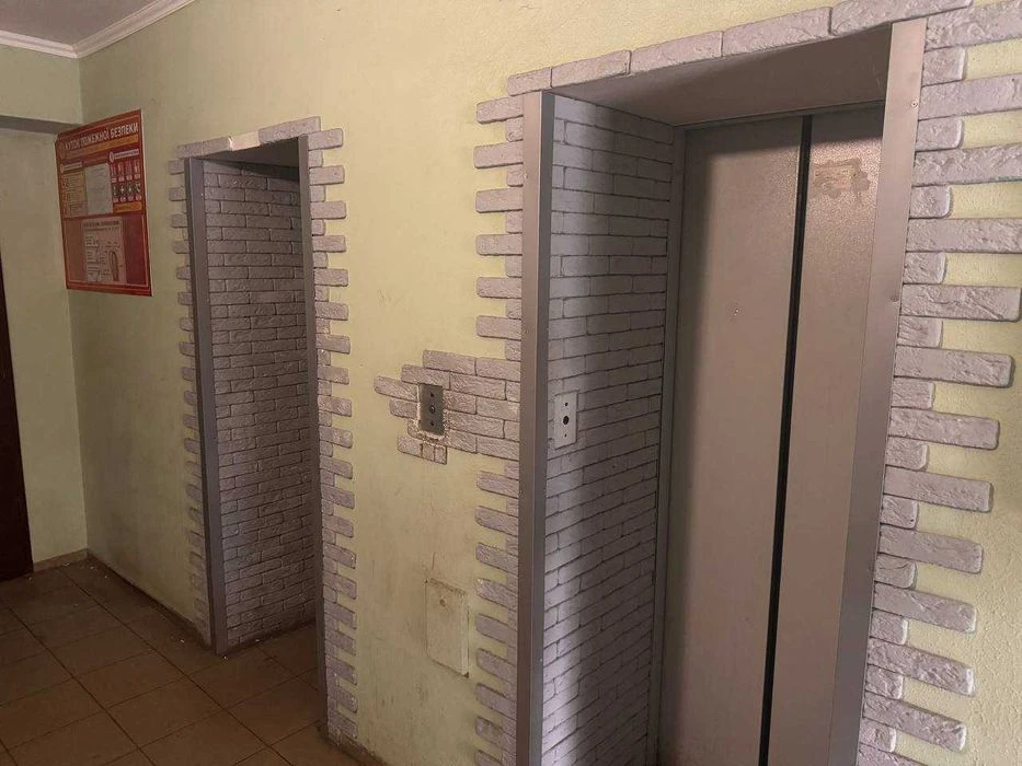 Продам  4 коинатную квартиру на  на Солнечном,пер. Белостоцк