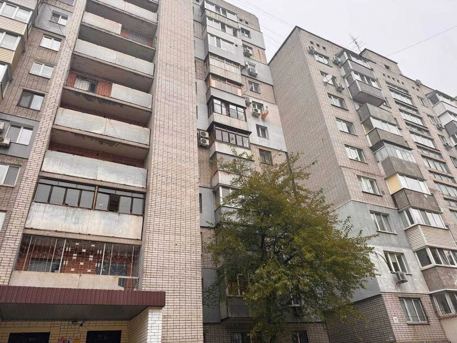 Продам  4 коинатную квартиру на  на Солнечном,пер. Белостоцк