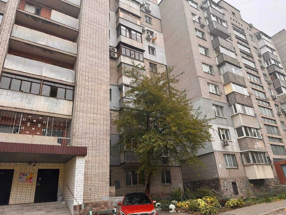 Продам  4 коинатную квартиру на  на Солнечном,пер. Белостоцк