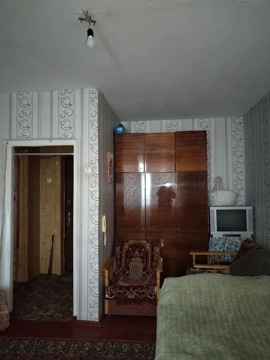 Продам 1-кімнатну квартиру на проспекті  М. Лушпи