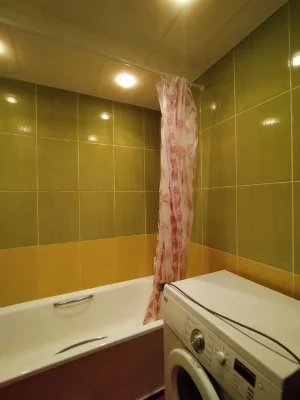 Продам 2-кімнатну квартиру на Г. Крут