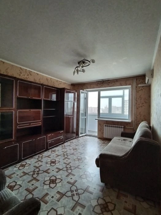 Продам 2-кімнатну квартиру на Г. Крут