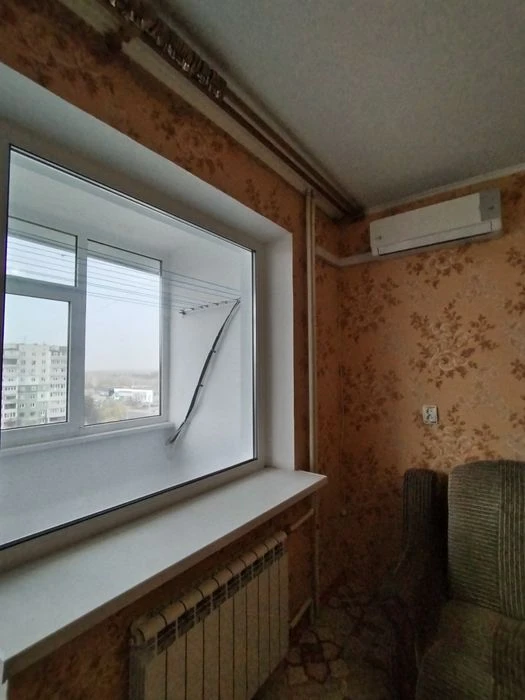Продам 2-кімнатну квартиру на Г. Крут