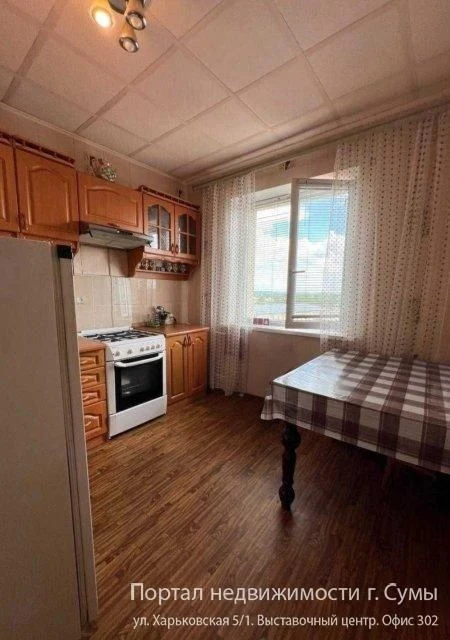 Продам 2 к. квартиру на Г. Крут, 70