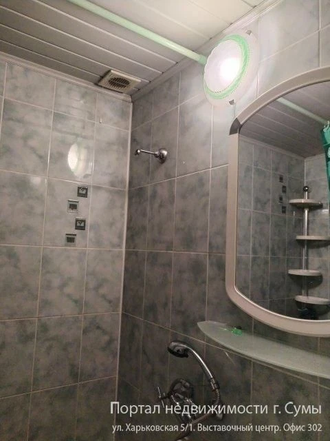 Продам 2 к. квартиру на Г. Крут, 70