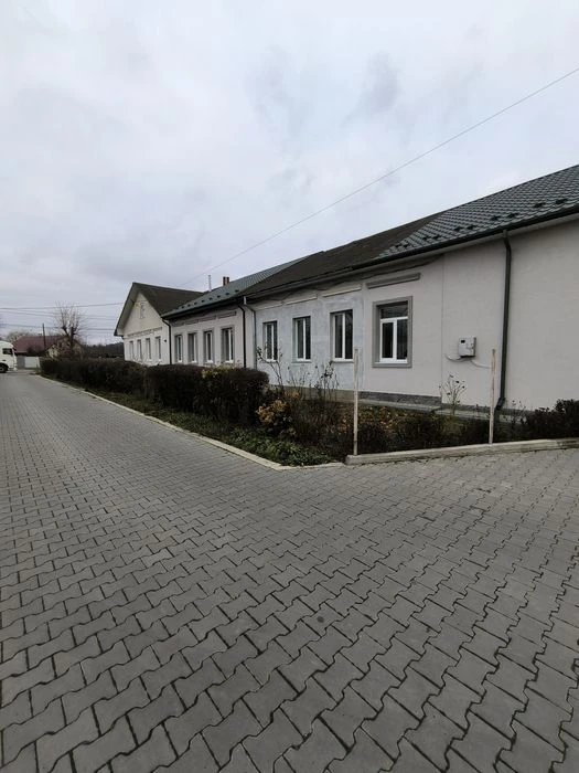 2 кімнатна квартира по вул Хотинській( можливий продаж по се