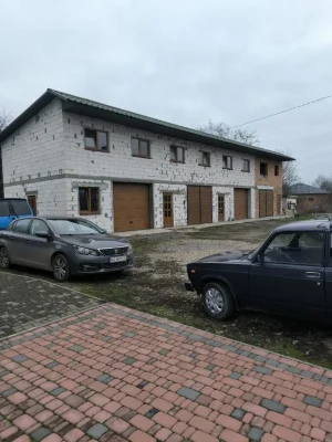 2 кімнатна квартира по вул Хотинській( можливий продаж по се