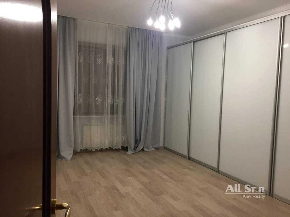 Оренда 4к квартири в Києві, Печерський р-н, Кропивницького в