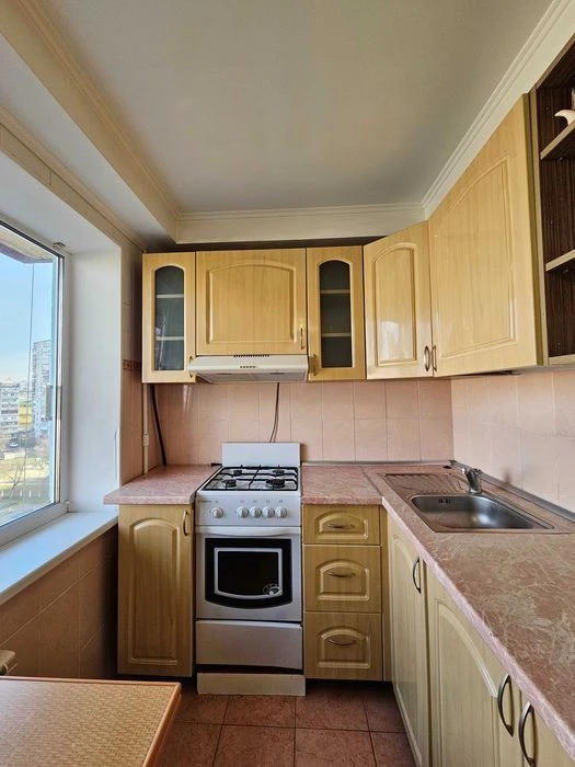 Оренда трикімнатної квартири 65m2 Оболонський пр-т |м| Оболо