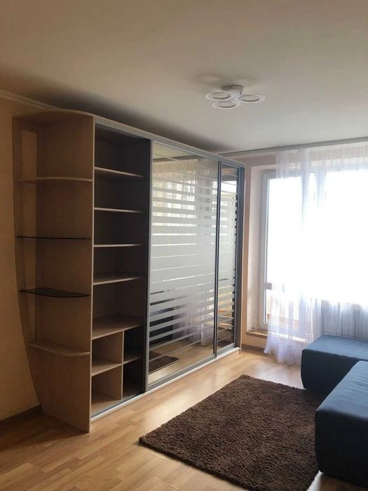 Продам 1комн.квартиру Валентиновская,метро Студенческая.Акад