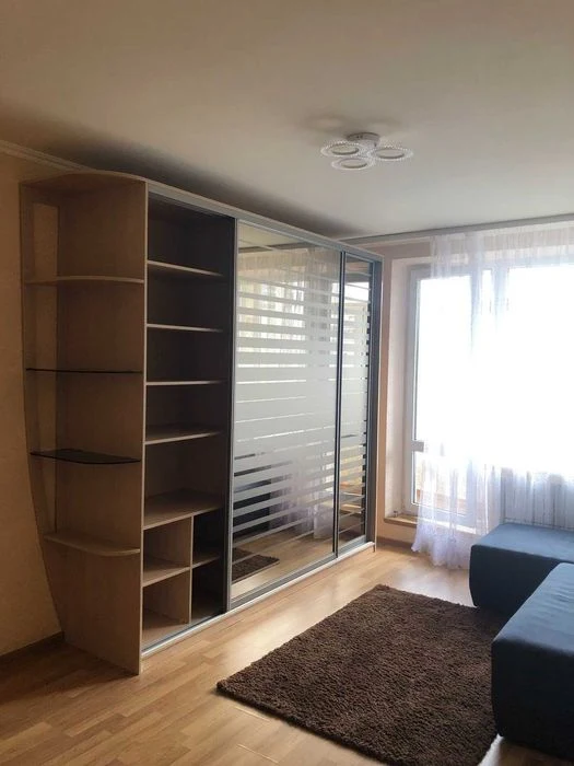 Продам 1комн.квартиру Валентиновская,метро Студенческая.Акад