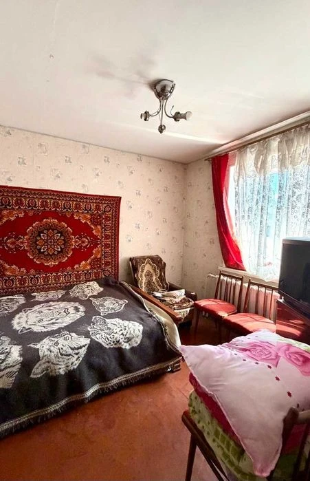 4-комнатная квартира в кирпичном доме, Десантный бульвар