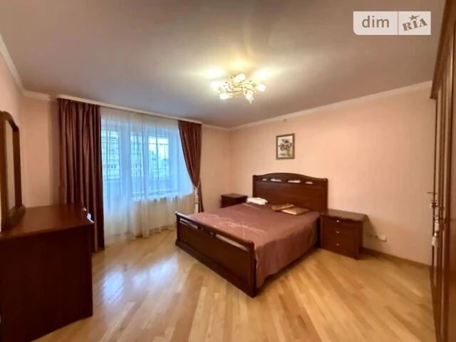 Продаж 2к квартири 54 кв. м на вул. Митрополита Андрія Шепти