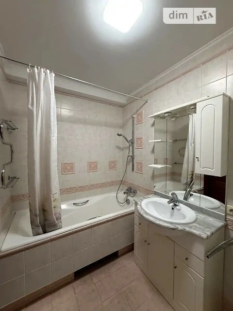 Продаж 2к квартири 54 кв. м на вул. Митрополита Андрія Шепти
