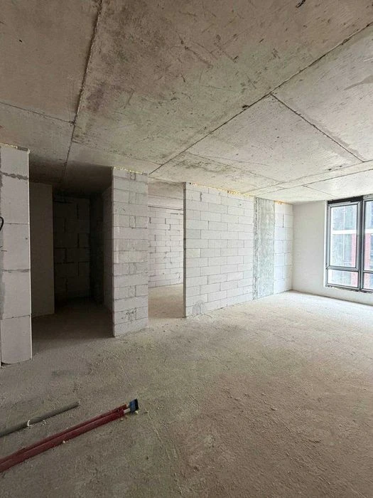 Продажа 2к квартиры ЖК Manhattan возле озера готова к ремонту.