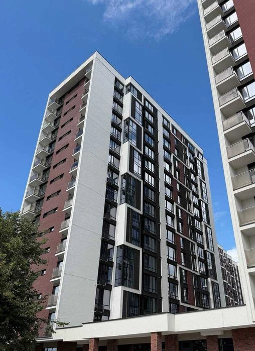 Продажа 2к квартиры ЖК Manhattan возле озера готова к ремонту.