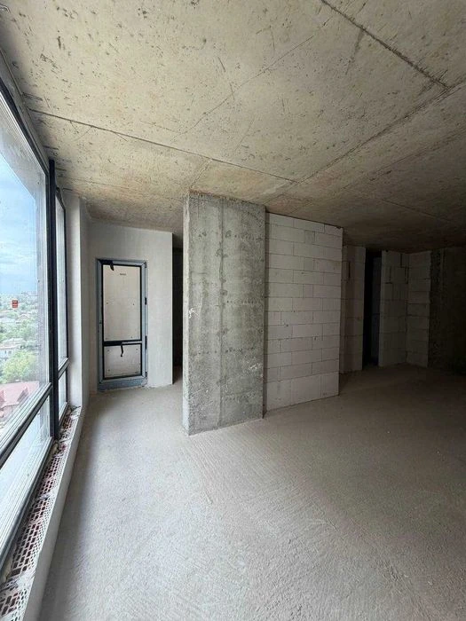 Продажа 2к квартиры ЖК Manhattan возле озера готова к ремонту.