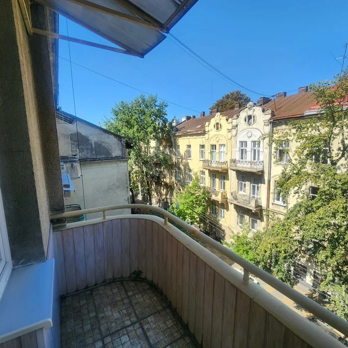 продаж квартири центр Львів вул Глибока біля Політехніки