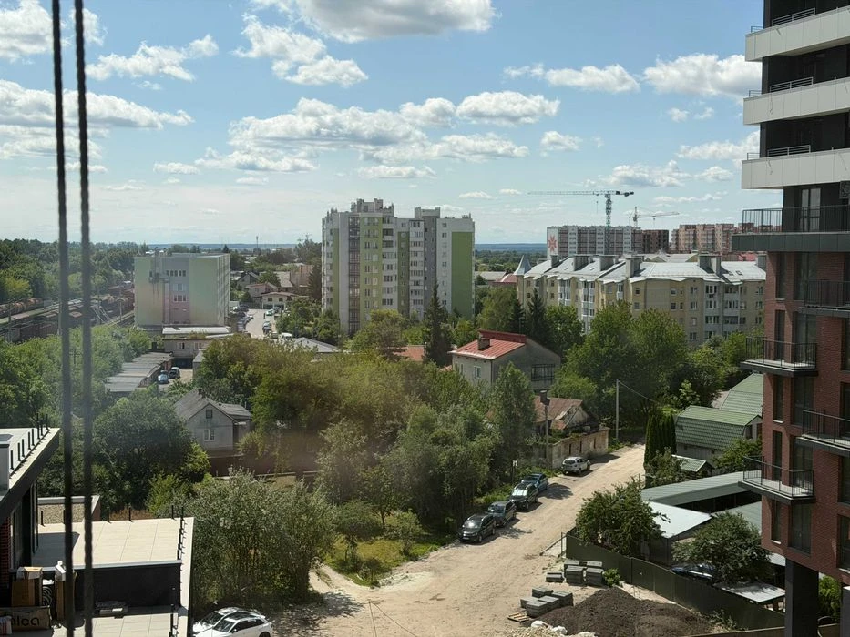 Продаж апартаментів 38 м2 Auroom Solar Соняшникова 32