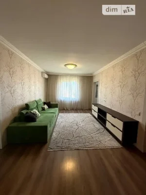 Продаж 3к квартири 76 кв. м на вул. Академіка Єфремова 9 • I