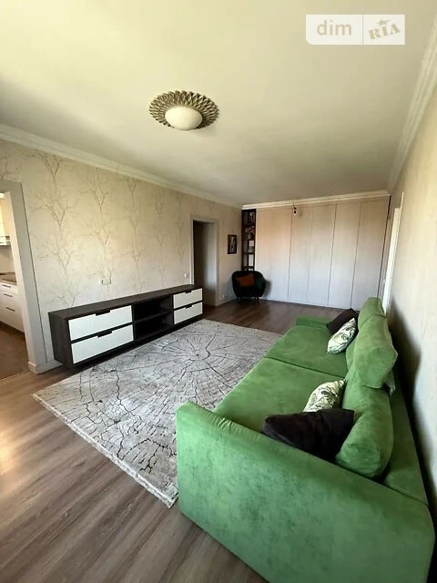 Продаж 3к квартири 76 кв. м на вул. Академіка Єфремова 9 • I