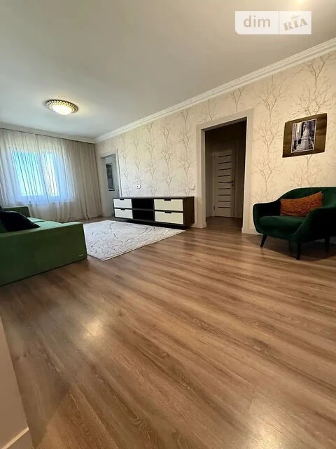 Продаж 3к квартири 76 кв. м на вул. Академіка Єфремова 9 • I