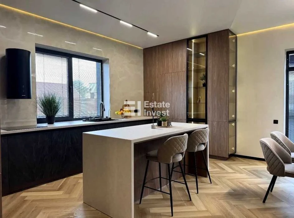 Продаж затишного будинку 140 м² на Осокорках, Стильний ремон
