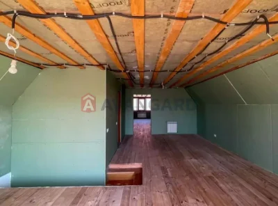 Продам дом , кирпич , правый берег, торг  120 000$