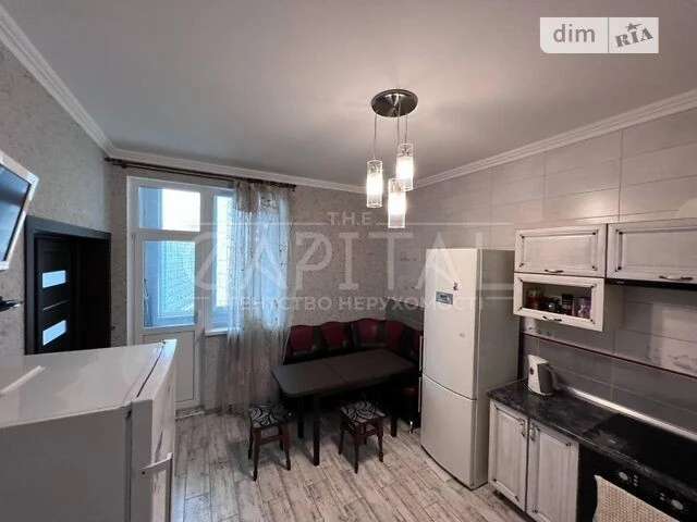 Продаж 2к квартири 82 кв. м на вул. Василя Тютюнника 37/1 •
