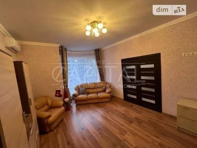 Продаж 2к квартири 82 кв. м на вул. Василя Тютюнника 37/1 •