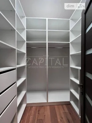 Продаж 2к квартири 82 кв. м на вул. Василя Тютюнника 37/1 •