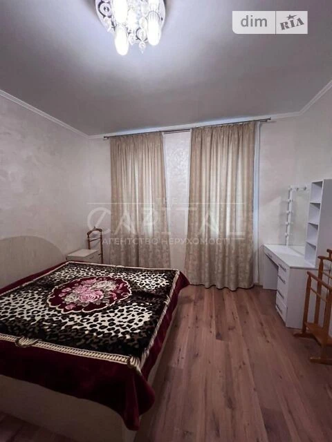 Продаж 2к квартири 82 кв. м на вул. Василя Тютюнника 37/1 •