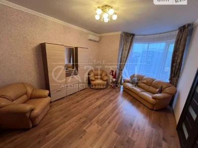 Продаж 2к квартири 82 кв. м на вул. Василя Тютюнника 37/1 •