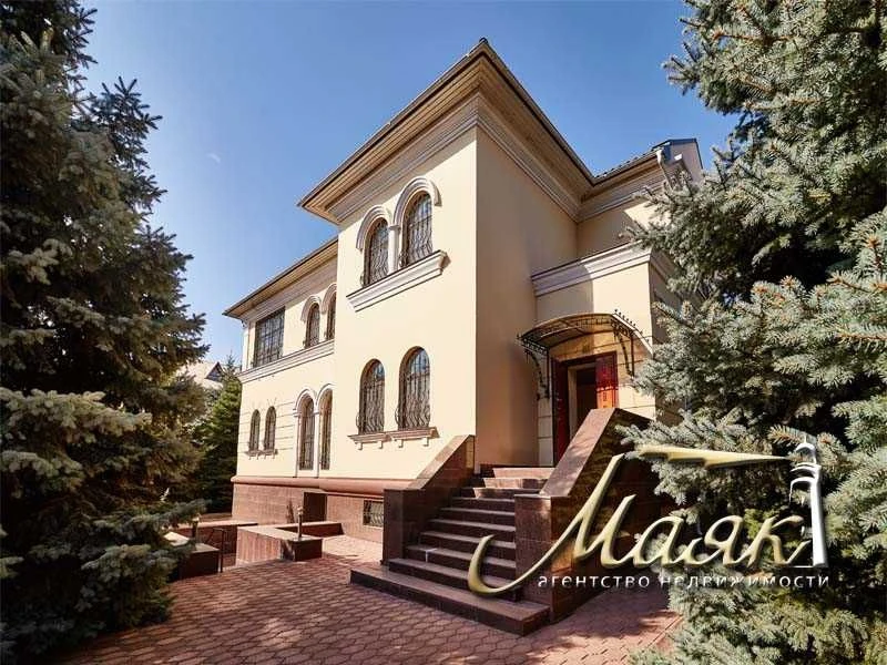 An exclusive house in the Dnipro district.