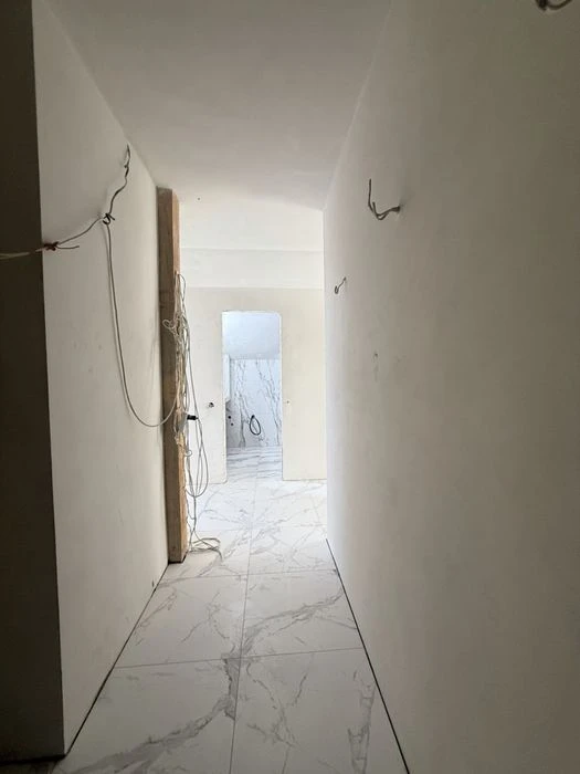 Продаж 2-х кімнатної квартири з незавершеним ремонтом