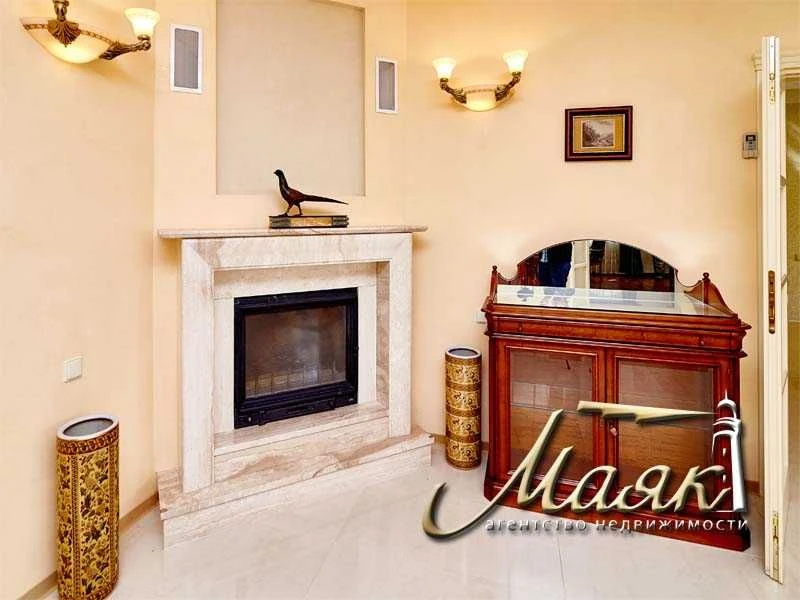 An exclusive house in the Dnipro district.
