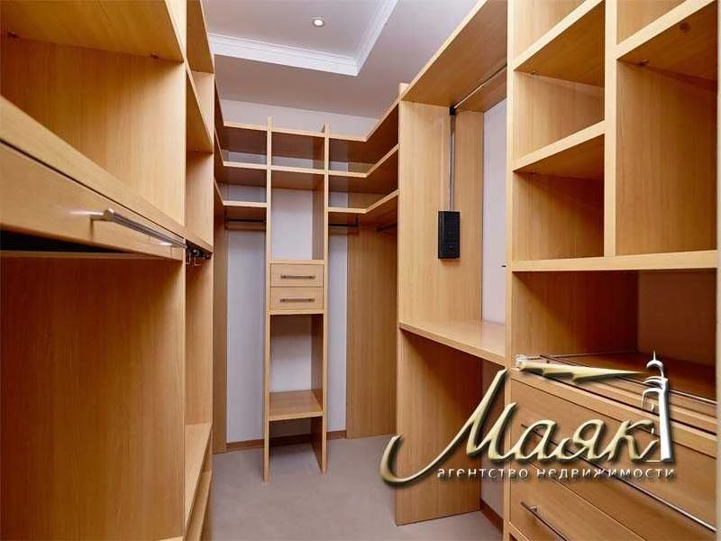 An exclusive house in the Dnipro district.