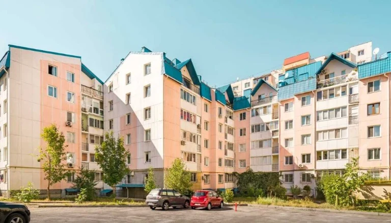 Продам 1 комнатную Квартиру Новострой Дружбы Народов Соборно