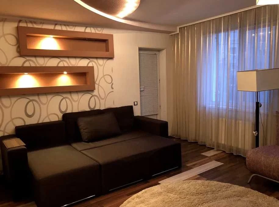 Продам 1 комнатную Квартиру Новострой Дружбы Народов Соборно