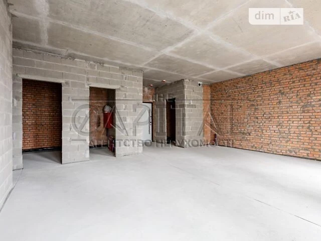 Продаж 3к квартири 120 кв. м на вул. Василя Тютюнника 39/2 •
