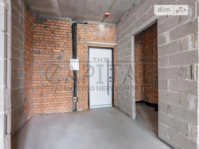 Продаж 3к квартири 120 кв. м на вул. Василя Тютюнника 39/2 •